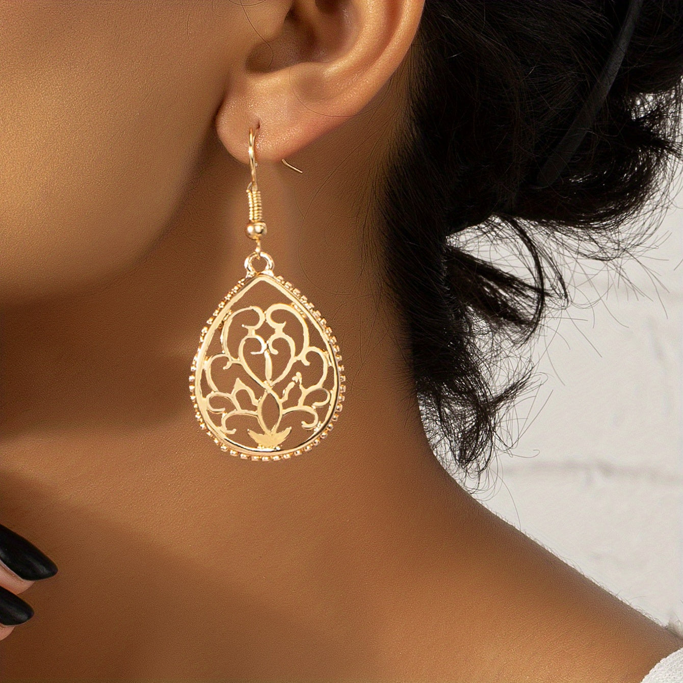 Hollow Golden Flower Pattern Teardrop Dangle Earrings Elegant Style