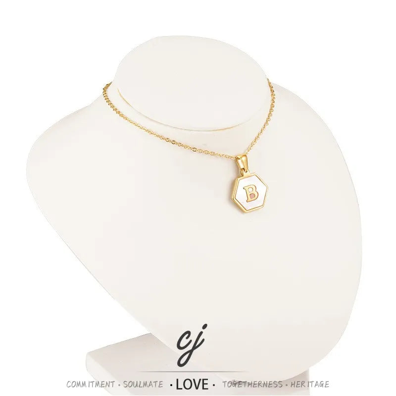 Carline Fashion Gold Plated Stainless Steel Jewelry 26 Letters Pendant