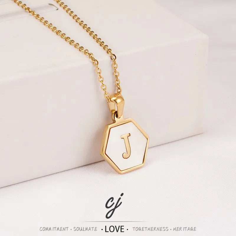 Carline Fashion Gold Plated Stainless Steel Jewelry 26 Letters Pendant