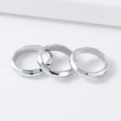 Simple Fashion Gold Plated Brass Ring for Women Cut Diamond