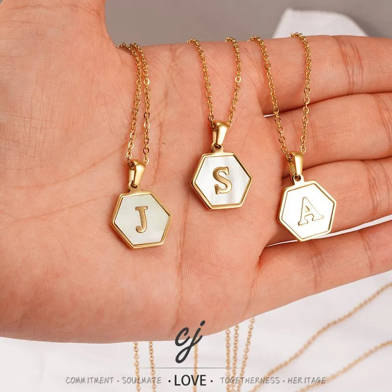 Carline Fashion Gold Plated Stainless Steel Jewelry 26 Letters Pendant