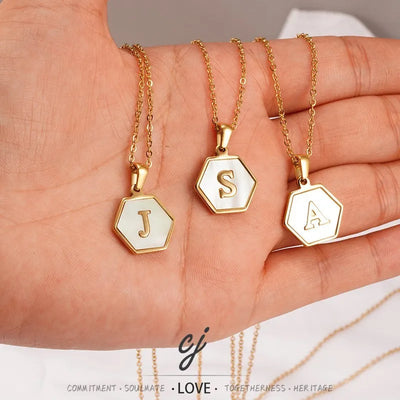 Carline Fashion Gold Plated Stainless Steel Jewelry 26 Letters Pendant