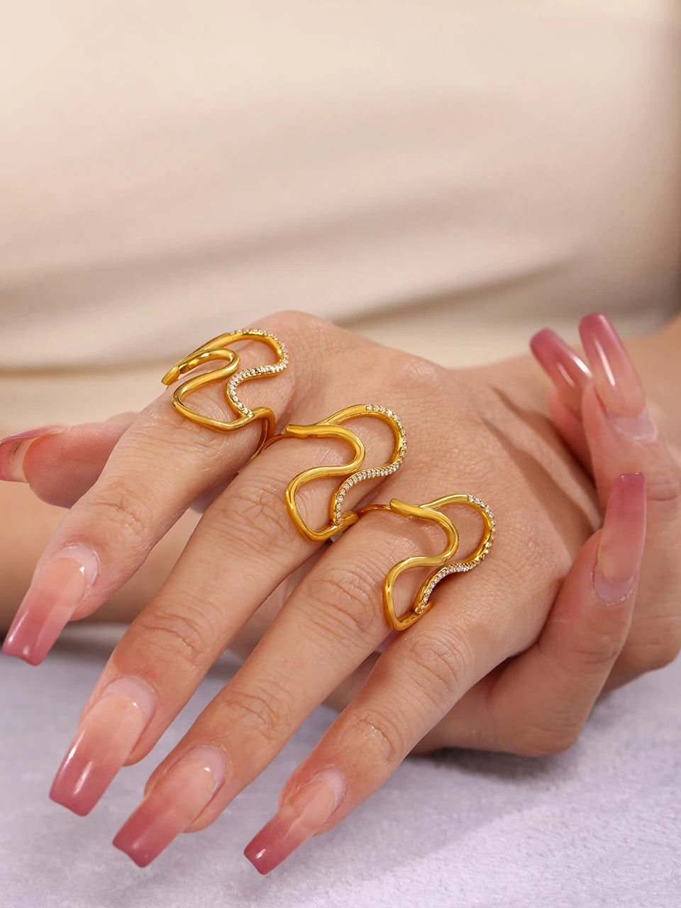 Fashion Women's Ring In Stainless Steel With Shiny Zircon 18k Gold