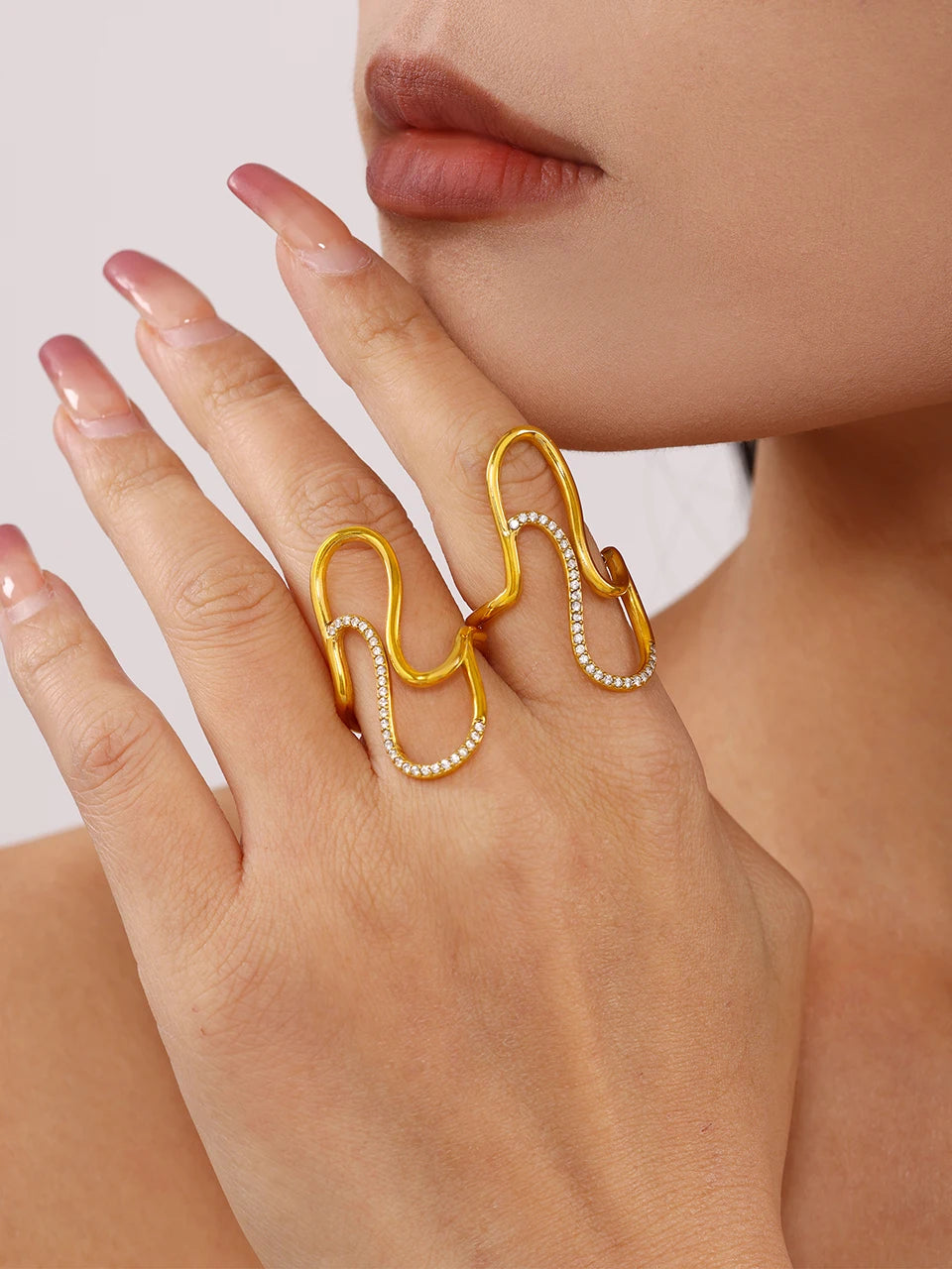 Fashion Women's Ring In Stainless Steel With Shiny Zircon 18k Gold