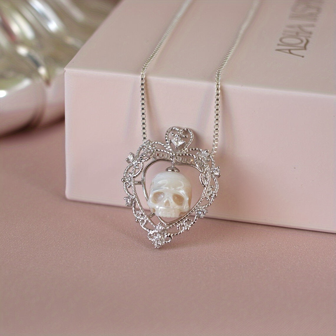 1pc Gothic Skull Carved Imitation Pearl Necklace Love Heart And Soul Necklaces